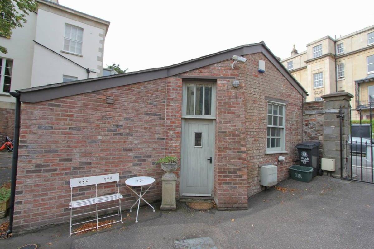 The Coach House, Clifton And Parking - Hopewell Apartment Bristol Exterior photo
